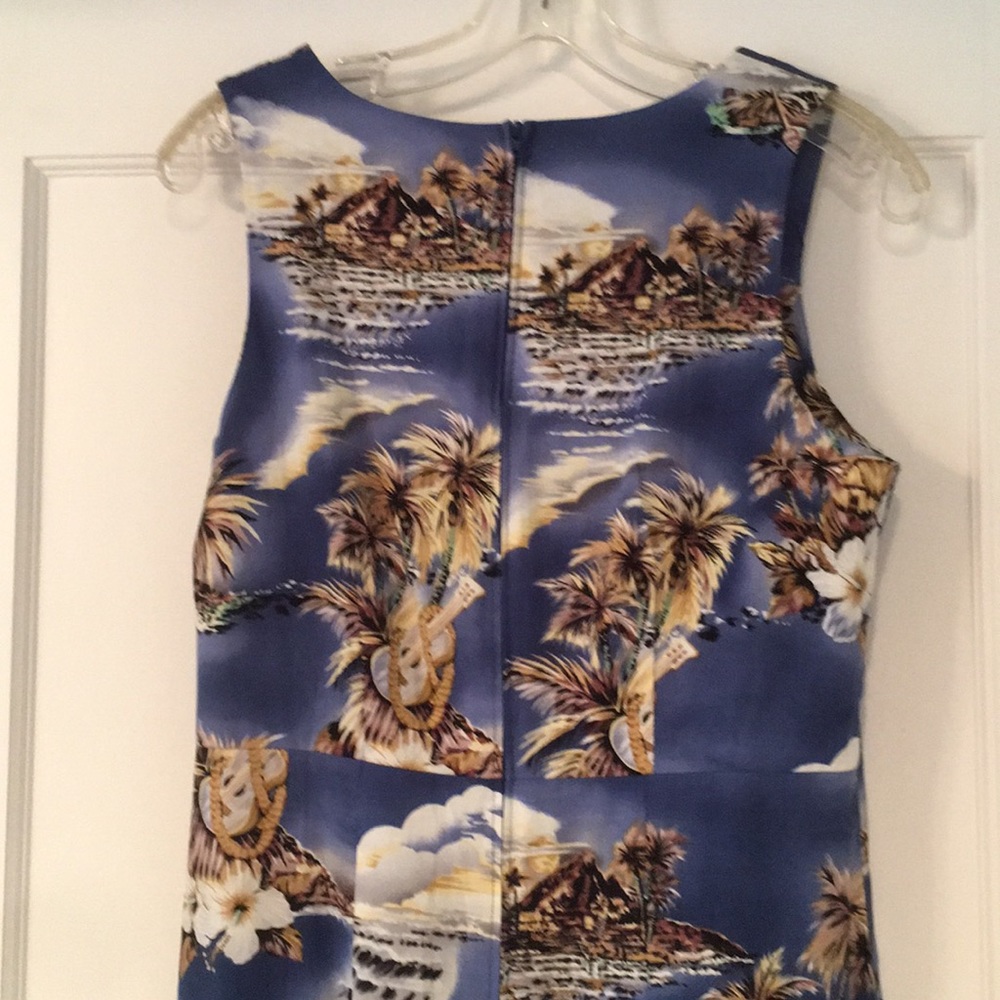 Dress - Picture 5 of 7